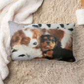 犬と子犬のキャリバリーキングチャールズスパニエル犬枕 ランバークッション (ブランケット)