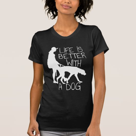 犬と暮らしが良い – 犬好き Tシャツ (正面)