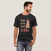 犬と本とコーヒー コーヒー好き 本の虫 3 Tシャツ (正面フル)