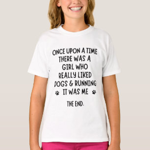 犬と犬が大好きランニングな女の子 Tシャツ