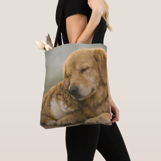 犬と猫が寄り添うオーバーサイズトートバッグ トートバッグ (クローズアップ)