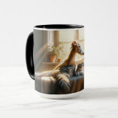 犬と猫が抱きしめている。 マグカップ (正面左)