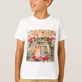 犬と猫との居心地の良いクリスマスマンテル Tシャツ