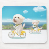 犬と猫のサイクリングby the sea マウスパッド (正面)