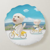 犬と猫のサイクリングby the sea ラウンドクッション (裏面)