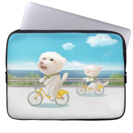 犬と猫のサイクリングby the sea ラップトップスリーブ