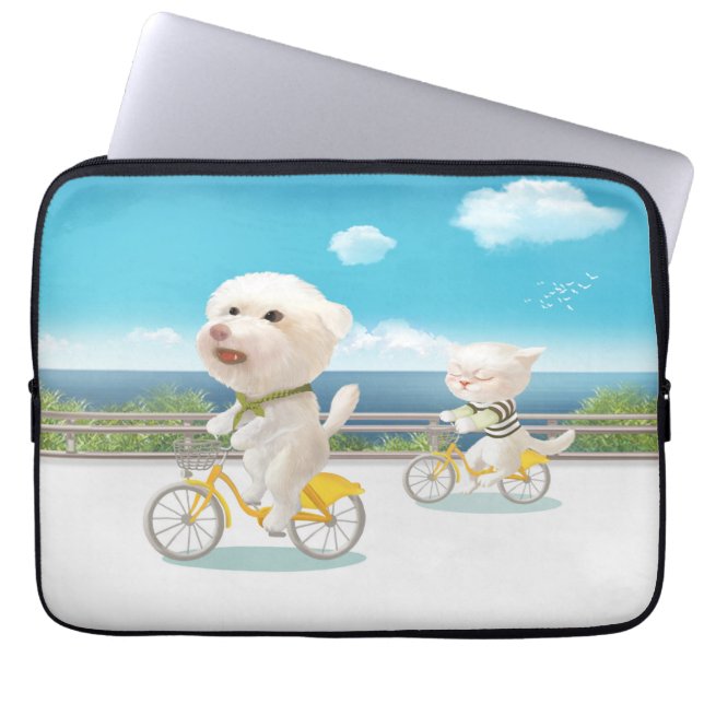 犬と猫のサイクリングby the sea ラップトップスリーブ (正面)