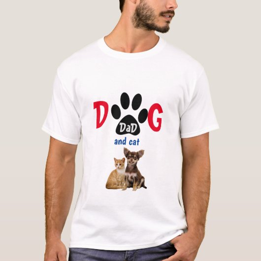犬と猫のパパ 楽しい父の日Tシャツ Tシャツ (正面)