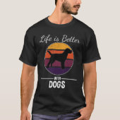 犬と生活が良い犬の母の犬パパ Tシャツ (正面)