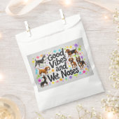 犬と良いバイブとウェットノーズのドードルよくはしゃぐズ フェイバーバッグ (クリップ留めされた状態)