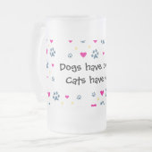 犬に所有者猫がスタッフがあるのをあります フロストグラスビールジョッキ (正面左)