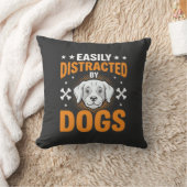 犬に気を取られがち クッション (ブランケット)