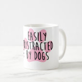 犬に気を取られがち コーヒーマグカップ (正面右)