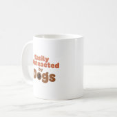 犬に気を取られるマグカップ コーヒーマグカップ (正面左)