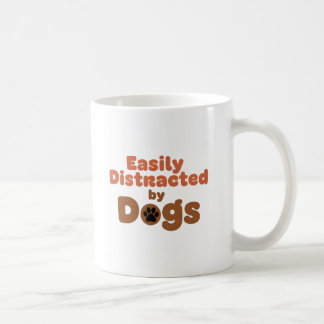 犬に気を取られるマグカップ コーヒーマグカップ