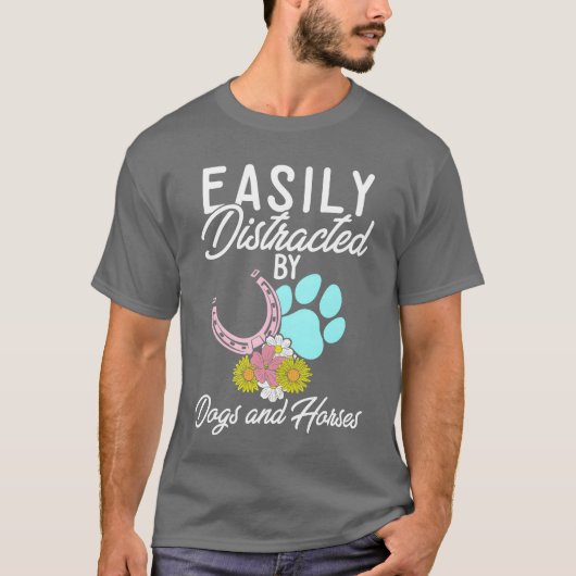 犬に気を取られる馬術愛犬家 Tシャツ (正面)