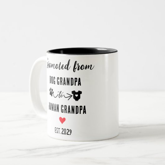 犬のおじいちゃんから人間のおじいさんに昇進する ツートーンマグカップ (正面左)