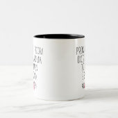 犬のおばあちゃんから人間のおばあちゃん2トンに昇進 ツートーンマグカップ (中央)