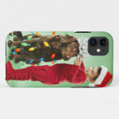 犬のまわりでクリスマスの照明を包んでいる若い男の子 Case-Mate iPhoneケース (裏面(横))