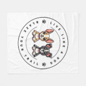 犬のように生きて跡を残す フリースブランケット (正面(横))