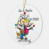 犬のオーナメントが付いているカスタムな予期しているカップル セラミックオーナメント (左)