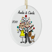 犬のカスタムな休日のオーナメントが付いているより古いカップル セラミックオーナメント (右)