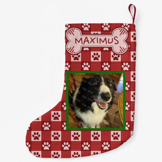 犬のカスタムな写真の名前|の赤い足のプリントのギンガムの骨 スモールクリスマスストッキング (裏面)