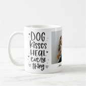 犬のキスすべてを癒カスタムすフォトマグカップ コーヒーマグカップ (左)