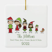 犬のクリスマスを持つ5のパーソナライズされた家族 セラミックオーナメント (裏面)