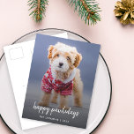 犬のクリスマス |可愛モダンい子犬の幸せな休日 シーズンポストカード<br><div class="desc">シンプルタイポグラフィスタイリッシュとラズベリの赤い背景にミニマモダンリストの手書きスクリプトのとシンプルの黒いグラデーションを持つハッピーパウィリデーの休日ハガキ。あなたの愛するペットと文字の写真は、あなたの特別な毛皮パーソナライズされたの赤ん坊のように簡単にユニークデザインのために！表示される画像はイラストレーション目的のためにのみ自分の写真に置き換えられる。プレースホルダイメージは、美しいクリスマスのセーターを着た愛らしい子犬の姿である。#christmas #dog #puppy #holidaycard</div>