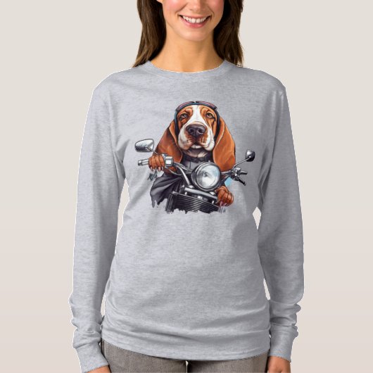 犬のクールバイクもしくは自転車に乗る人、かわいいバスセットハウンドドッグドライバー Tシャツ (正面)