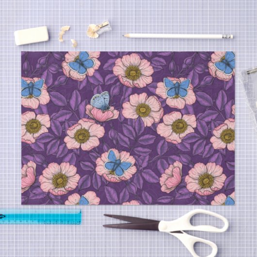 犬のバラとピンクと紫の蝶 薄葉紙 (クラフト)