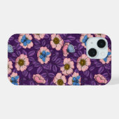 犬のバラとピンクと紫の蝶 iPhone 15ケース (裏面横)