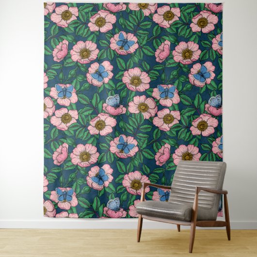 犬のバラと蝶 タペストリー (インサイチュ)