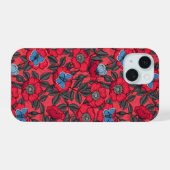 犬のバラと赤と青の蝶 iPhone 15ケース (裏面横)