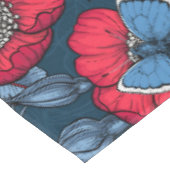 犬のバラと青と赤の蝶 テーブルクロス (アングル)