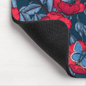 犬のバラと青と赤の蝶 マウスパッド (コーナー)