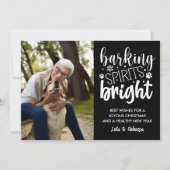 犬のバーキング精神の明るい足のブラッククリスマス シーズンカード (正面)
