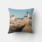 犬のバー灯台(海海岸線沿い) クッション (裏面)