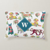 犬のパターンとヴィンテージ水色の花モノグラム アクセントクッション (裏面)