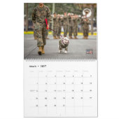 犬のパレード – 米国軍隊サービス犬 カレンダー (3月 2027)