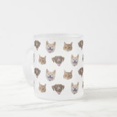 犬のパーソナライズされたマグカップ、犬の猫の母のギフト フロストグラスマグカップ (正面左)