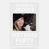 犬のパーソナライズされた誕生日パーティー写真へようこそ アクリルサイン (正面)