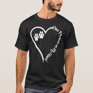 犬のペットの手が私のハートTシャツにプリント Tシャツ