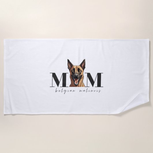 犬のママMALINOISクラシックのTシャツ ビーチタオル (正面)