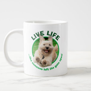 犬のランニングの庭 ジャンボコーヒーマグカップ