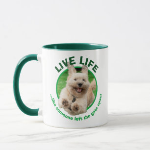 犬のランニングの庭 マグカップ