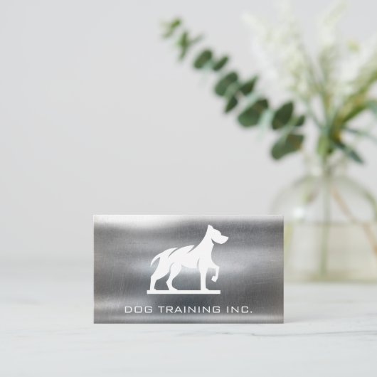 犬のロゴ |金属の背景 名刺 (スタンド正面)