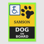 犬の一流の印の磁石の上の障害がある犬 (正面)