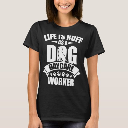 犬の保育器遊具が犬の保育器を供給 Tシャツ (正面)